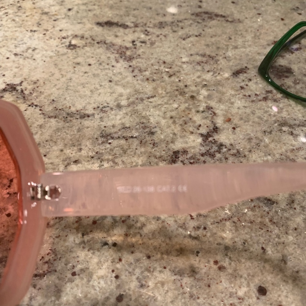 Chic Pink Glitter Sunglasses - Picture 9 of 9